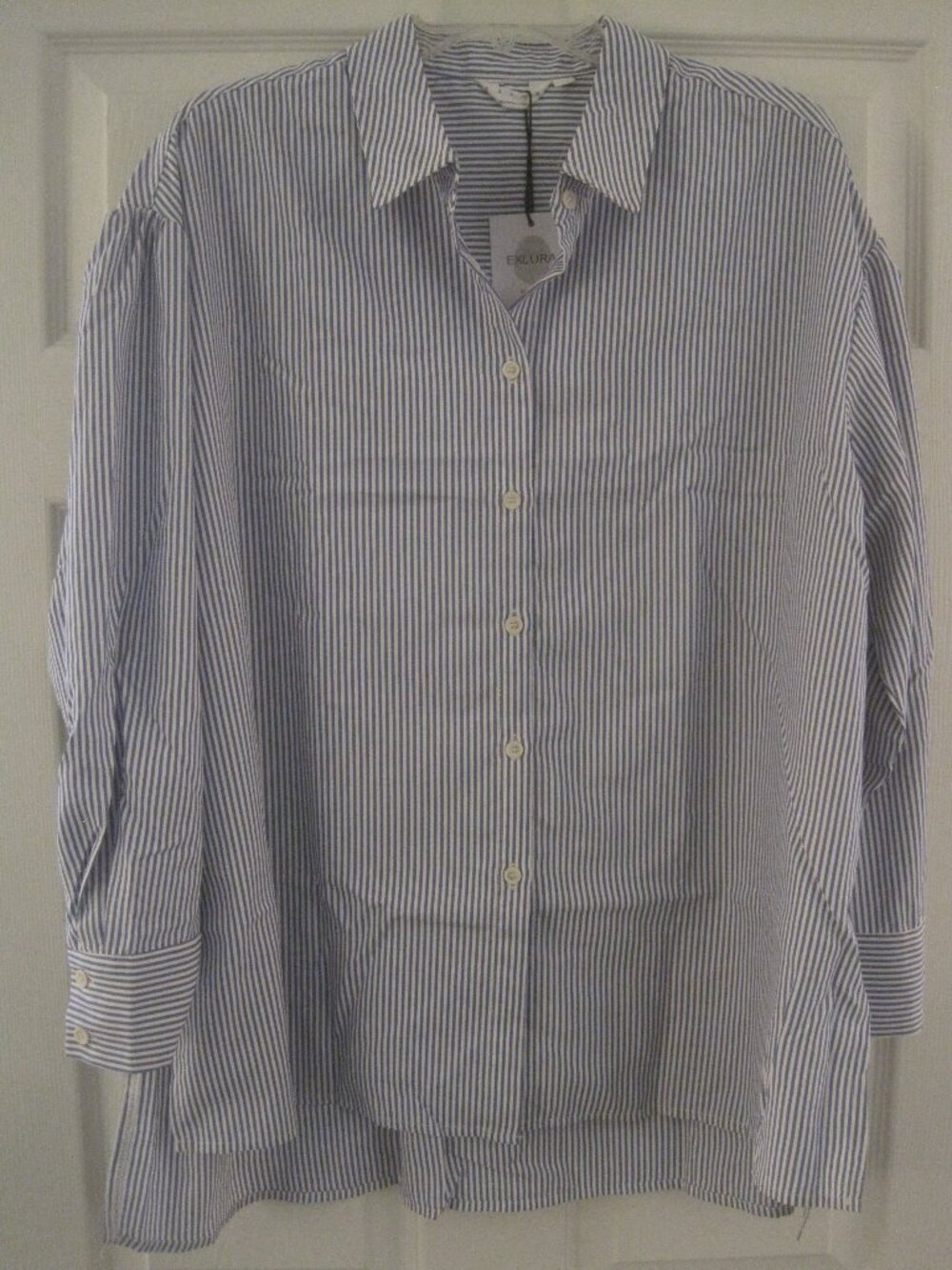 EXLURA  BLUE AND WHITE STRIPED BUTTON DOWN LONG SLEEVE SHIRT BLOUSE LARGE NWT